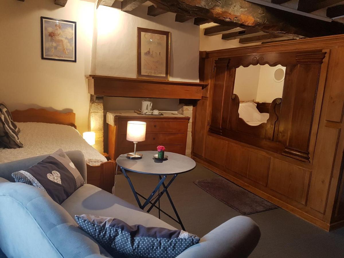 Le Cafe Du Village - Bar A Cocktails & A Ambiance Lohéac Εξωτερικό φωτογραφία