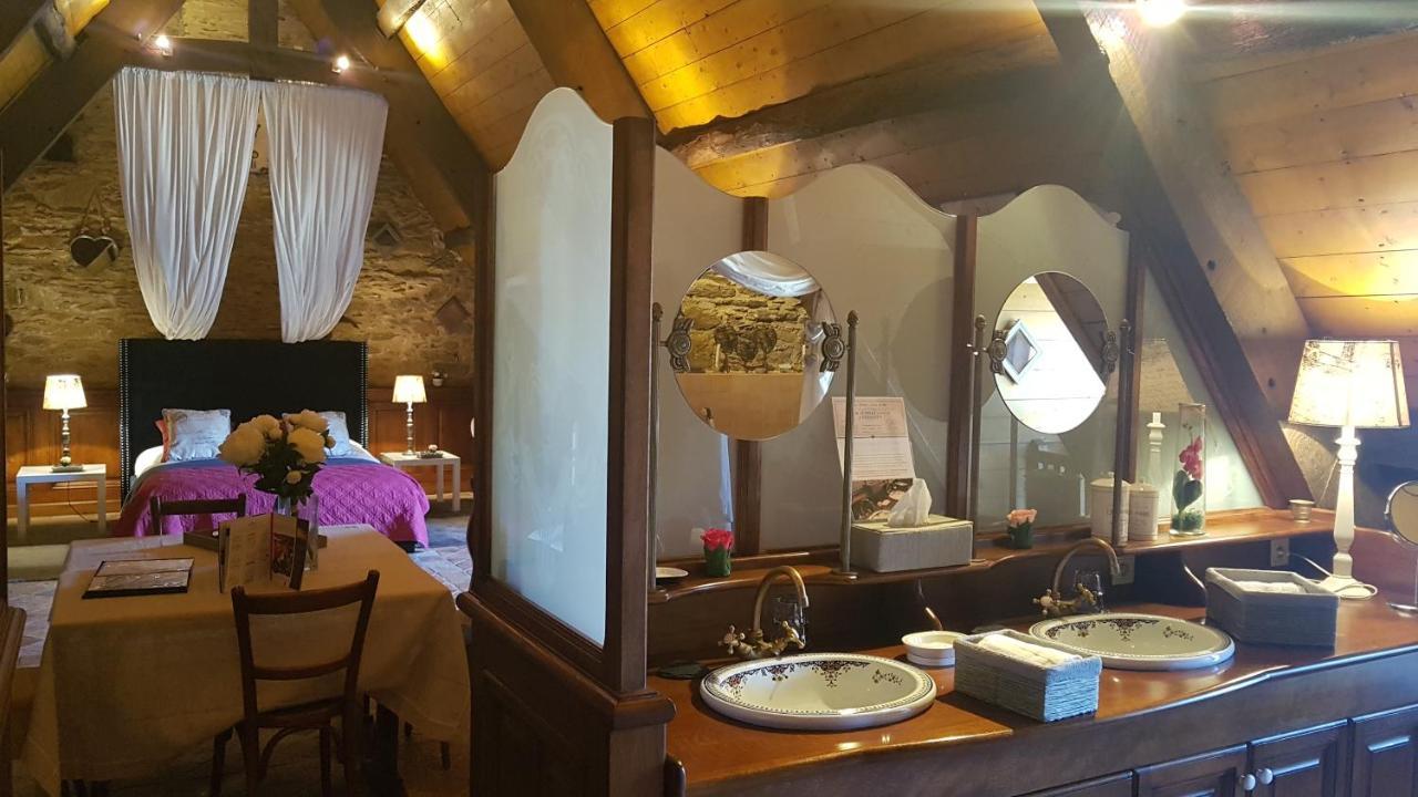 Le Cafe Du Village - Bar A Cocktails & A Ambiance Lohéac Εξωτερικό φωτογραφία