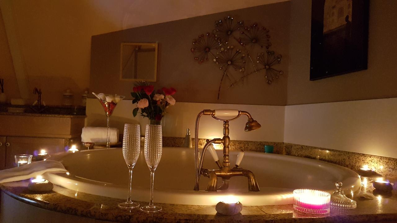 Le Cafe Du Village - Bar A Cocktails & A Ambiance Lohéac Εξωτερικό φωτογραφία
