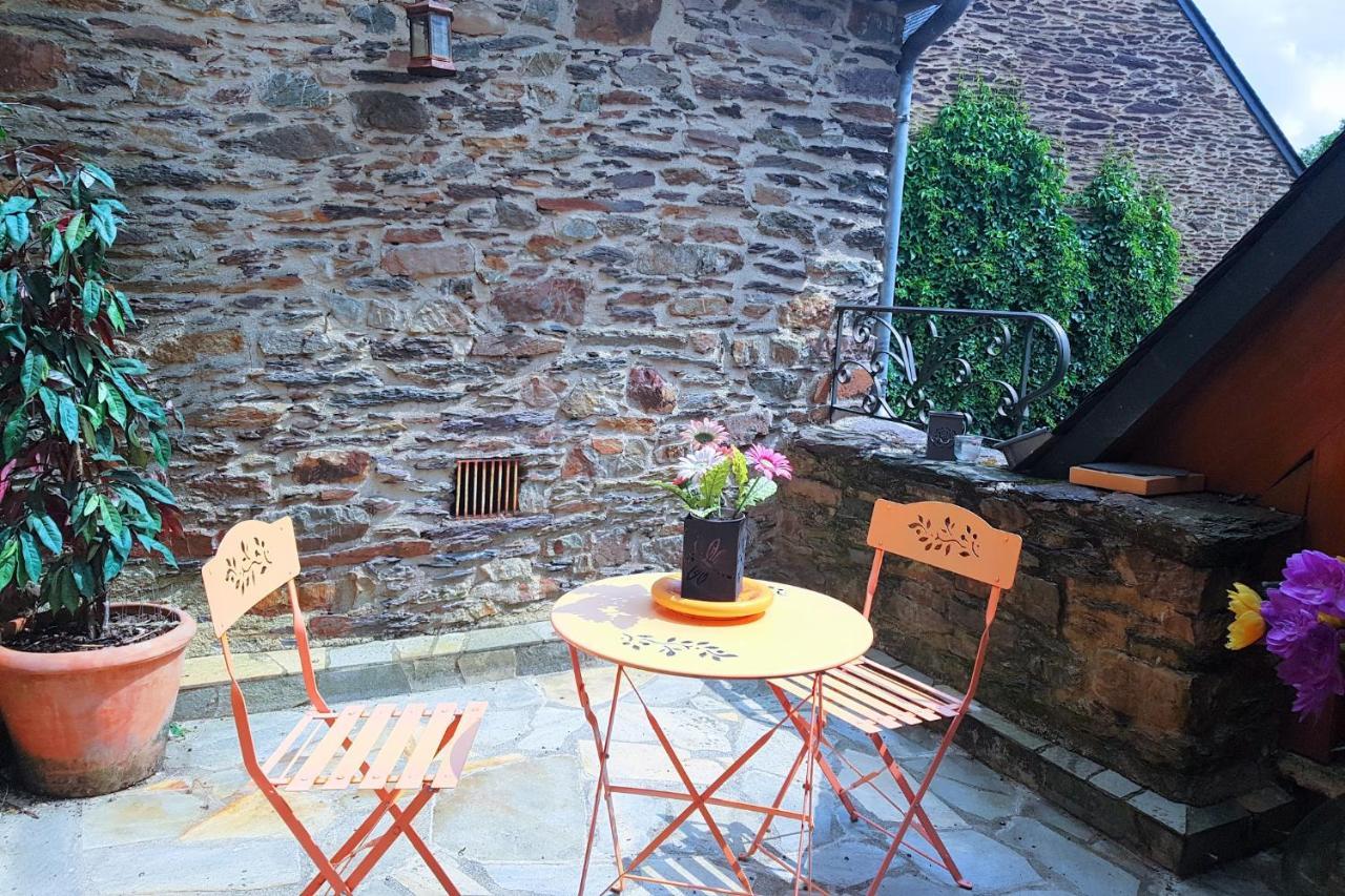 Le Cafe Du Village - Bar A Cocktails & A Ambiance Lohéac Εξωτερικό φωτογραφία